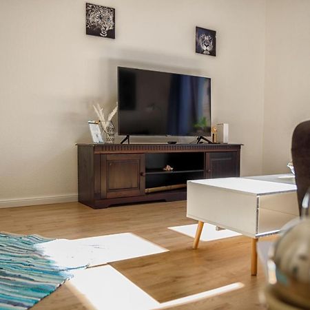 Blue Chili 18 Zentrales City-Apartment Am Hasselbachplatz, 4 Personen マクデブルク エクステリア 写真
